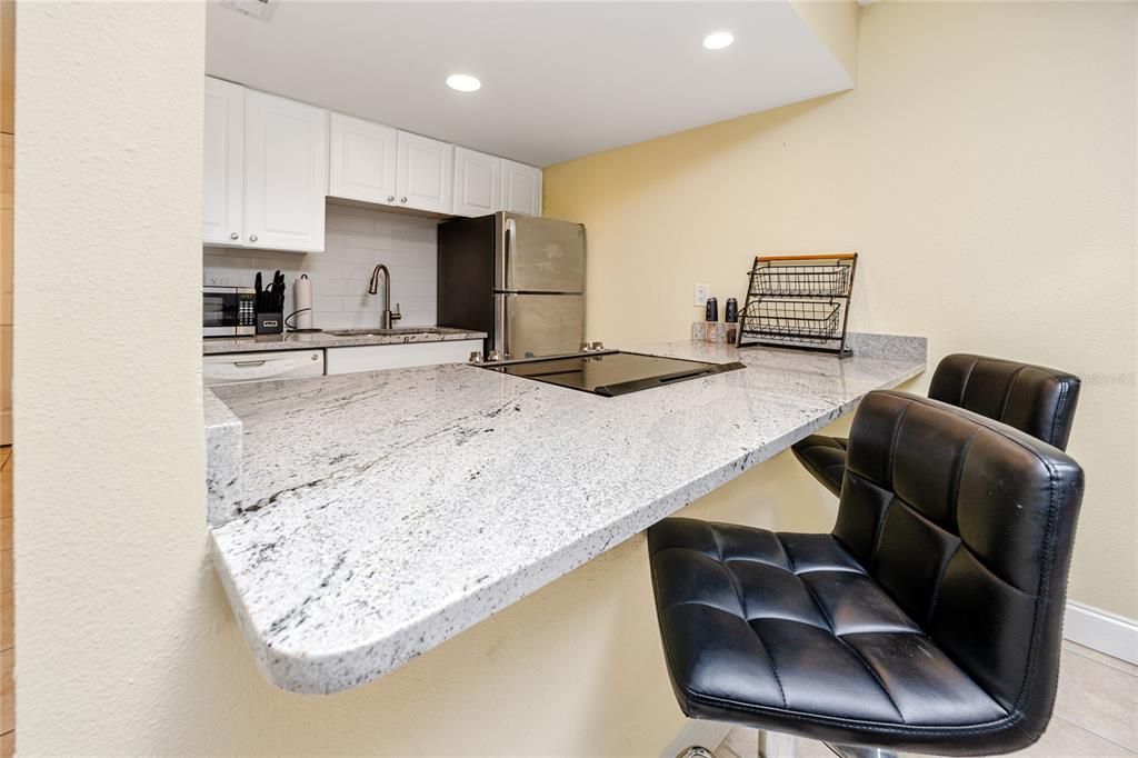 Active With Contract: $160,000 (1 beds, 1 baths, 600 Square Feet)