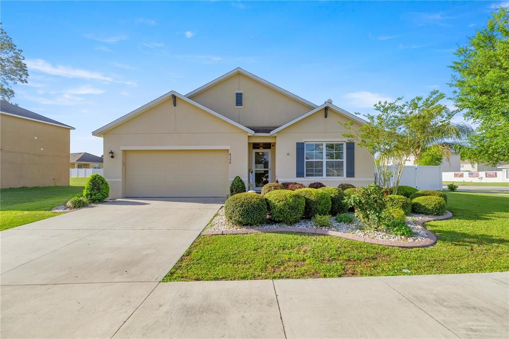 Recently Sold: $349,999 (4 beds, 2 baths, 1817 Square Feet)