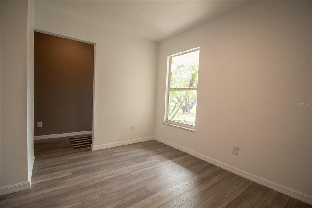 Active With Contract: $239,999 (3 beds, 2 baths, 1552 Square Feet)