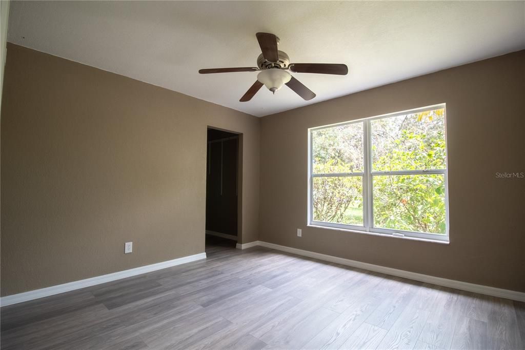 Active With Contract: $239,999 (3 beds, 2 baths, 1552 Square Feet)