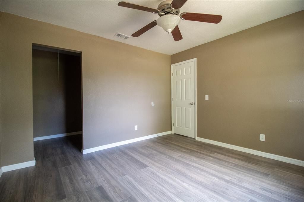 Active With Contract: $239,999 (3 beds, 2 baths, 1552 Square Feet)