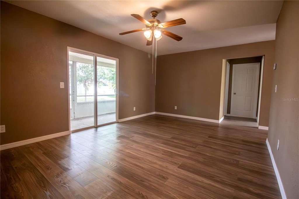 Active With Contract: $239,999 (3 beds, 2 baths, 1552 Square Feet)