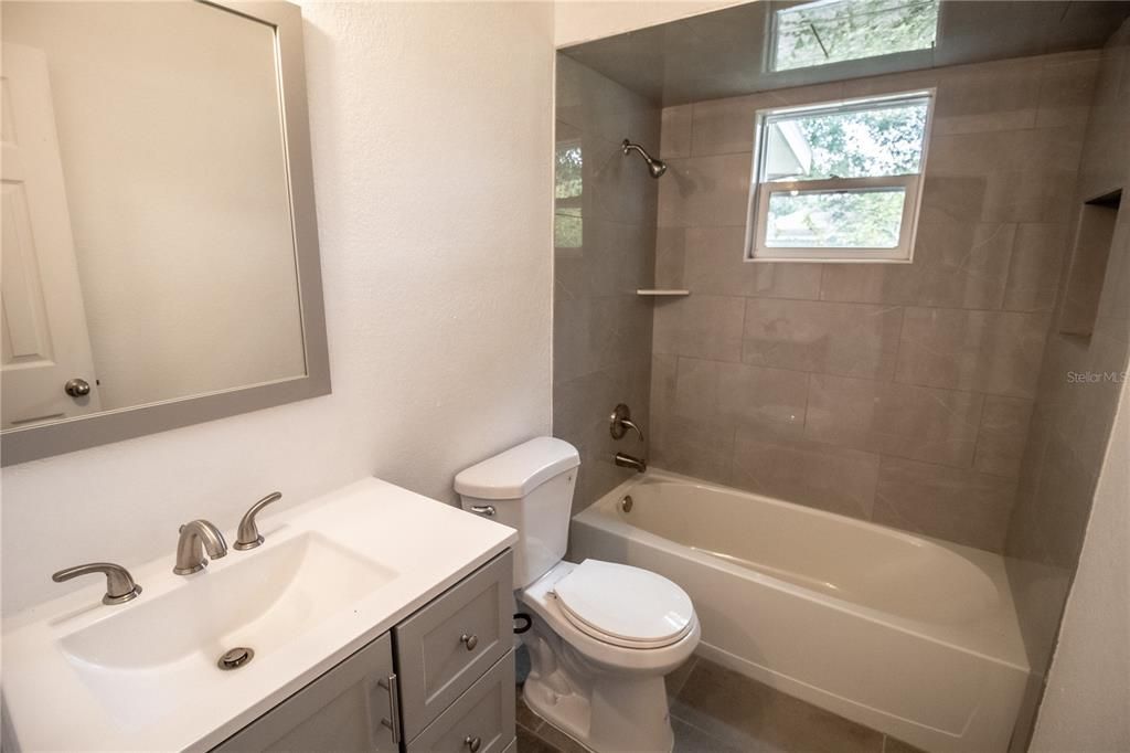 Active With Contract: $239,999 (3 beds, 2 baths, 1552 Square Feet)