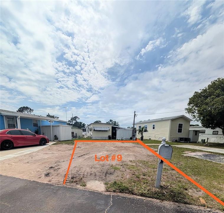 待售: $45,000 (0.03 acres)