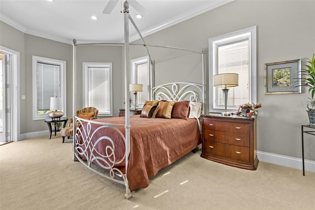 Active With Contract: $5,350,000 (4 beds, 4 baths, 7710 Square Feet)