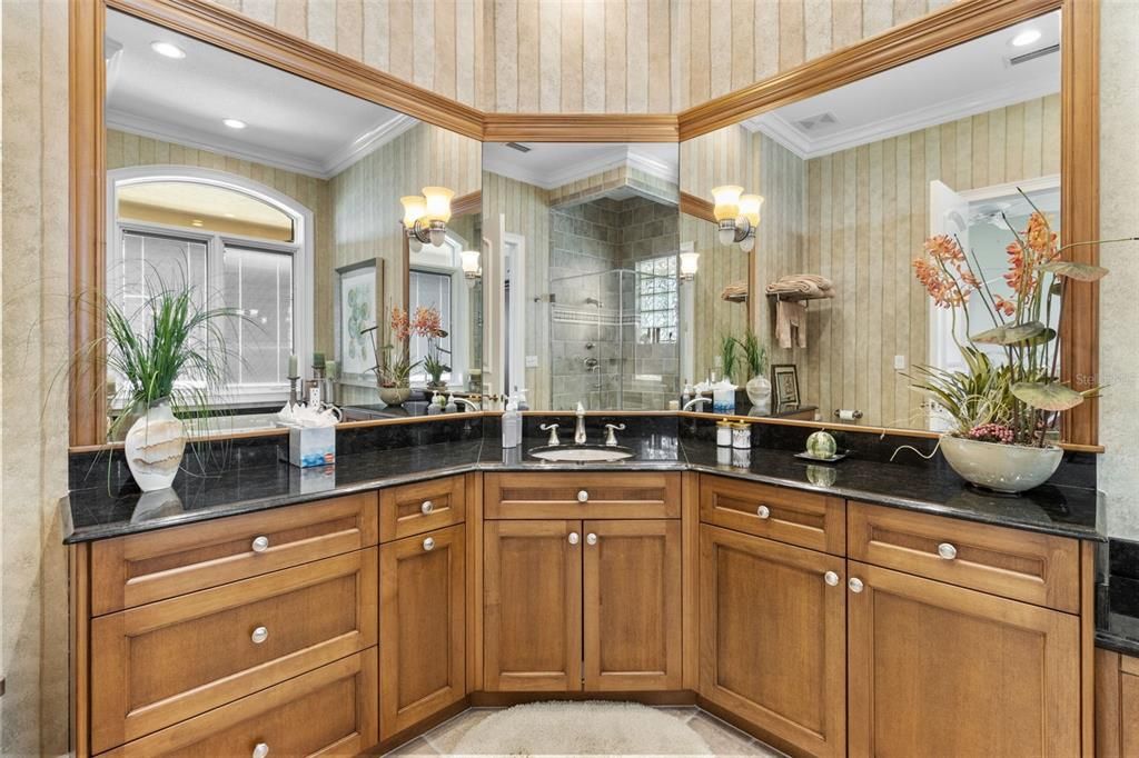 Active With Contract: $5,350,000 (4 beds, 4 baths, 7710 Square Feet)