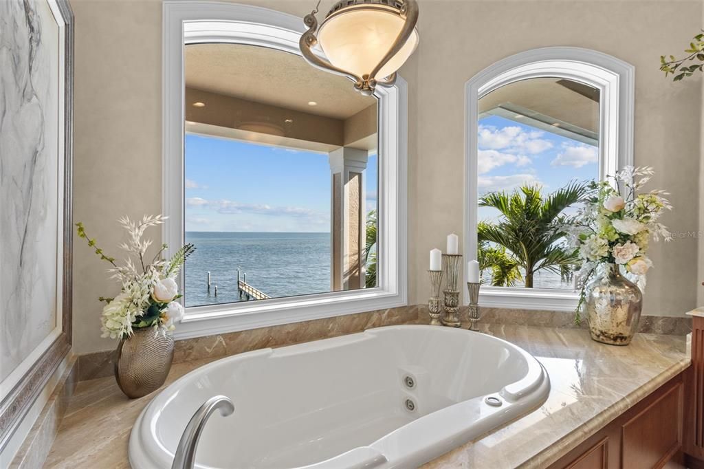 Active With Contract: $5,350,000 (4 beds, 4 baths, 7710 Square Feet)