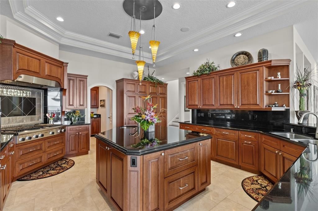 Active With Contract: $5,350,000 (4 beds, 4 baths, 7710 Square Feet)