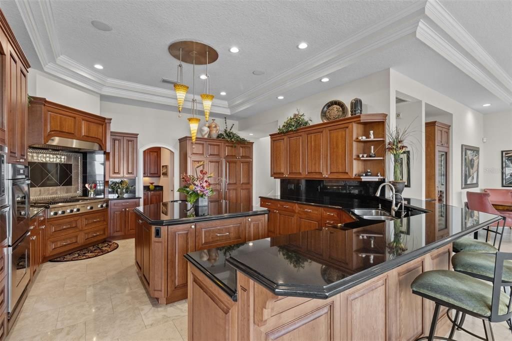 Active With Contract: $5,350,000 (4 beds, 4 baths, 7710 Square Feet)