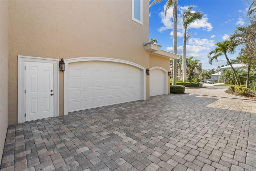 Active With Contract: $5,350,000 (4 beds, 4 baths, 7710 Square Feet)