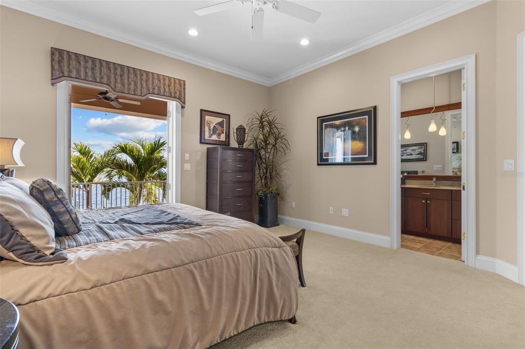 Active With Contract: $5,350,000 (4 beds, 4 baths, 7710 Square Feet)