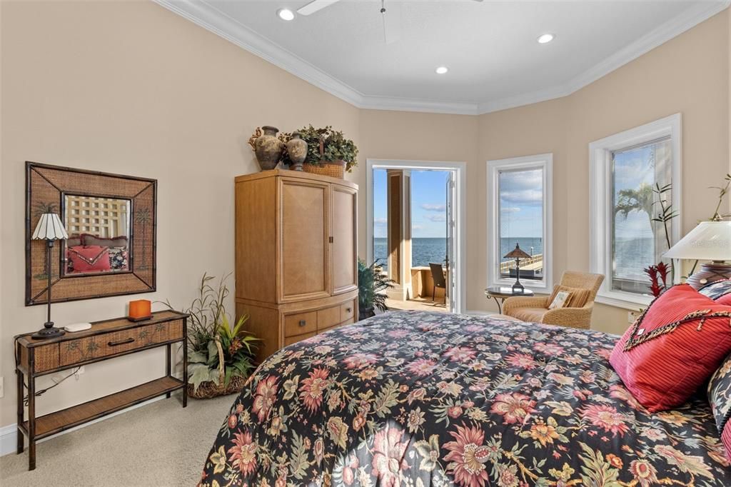 Active With Contract: $5,350,000 (4 beds, 4 baths, 7710 Square Feet)