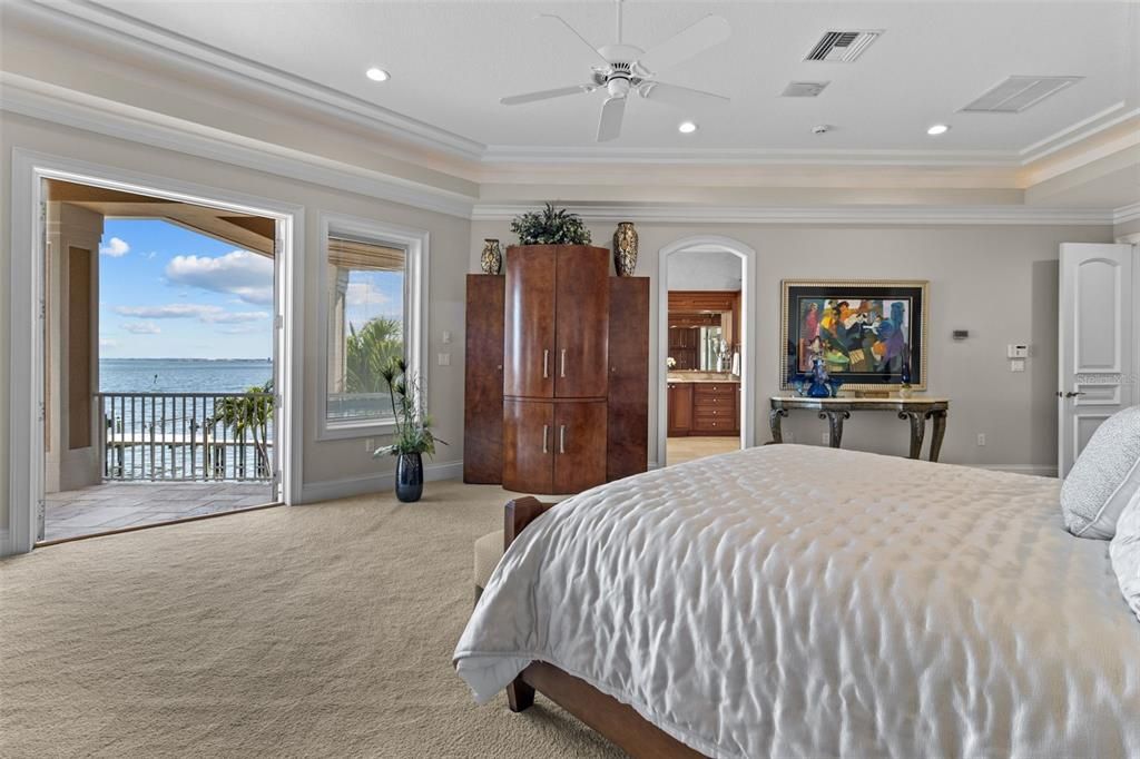 Active With Contract: $5,350,000 (4 beds, 4 baths, 7710 Square Feet)