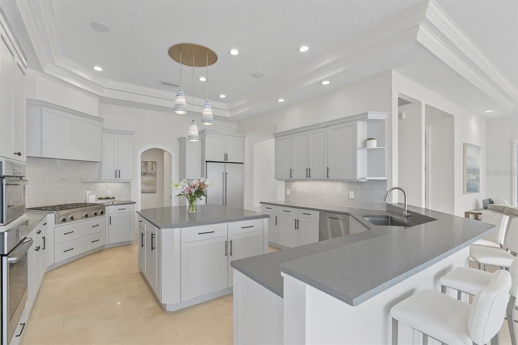 Active With Contract: $5,350,000 (4 beds, 4 baths, 7710 Square Feet)