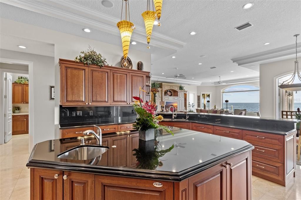 Active With Contract: $5,350,000 (4 beds, 4 baths, 7710 Square Feet)