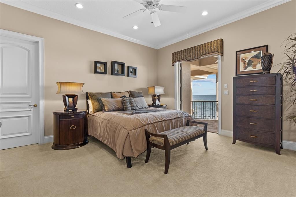 Active With Contract: $5,350,000 (4 beds, 4 baths, 7710 Square Feet)