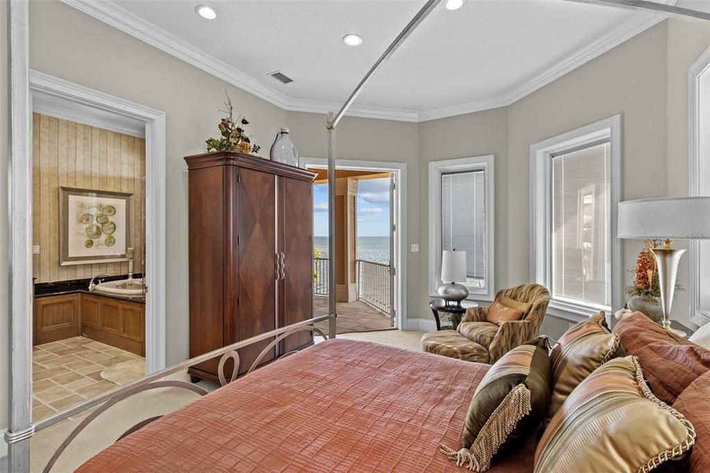 Active With Contract: $5,350,000 (4 beds, 4 baths, 7710 Square Feet)