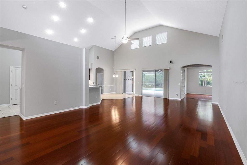 待售: $749,999 (4 贝兹, 3 浴室, 3024 平方英尺)