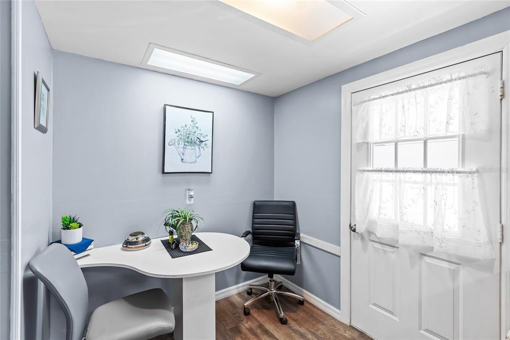 На продажу: $152,500 (2 спален, 2 ванн, 1152 Квадратных фут)