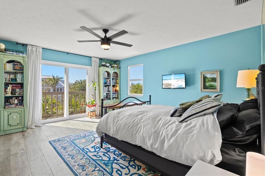 For Sale: $1,815,000 (3 beds, 2 baths, 1715 Square Feet)