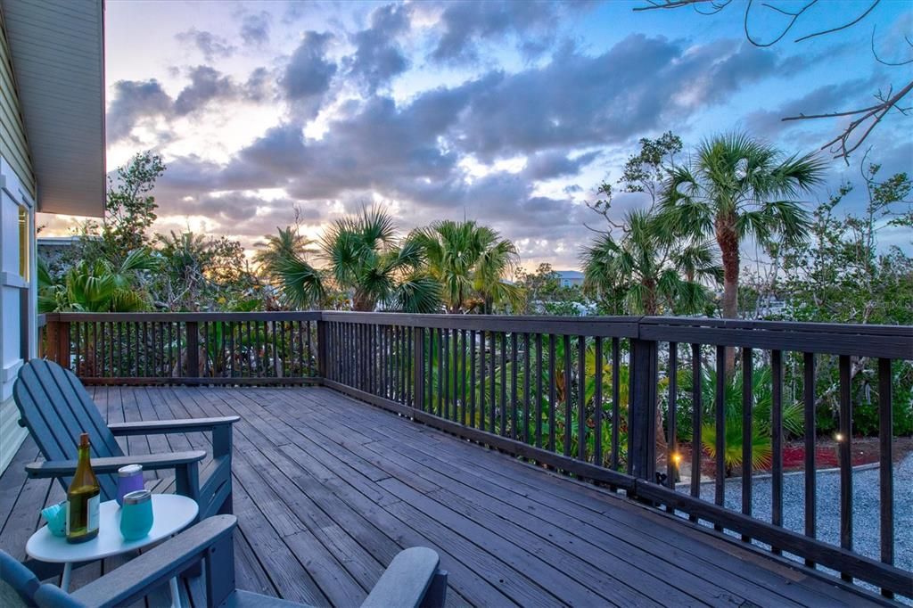 For Sale: $1,815,000 (3 beds, 2 baths, 1715 Square Feet)