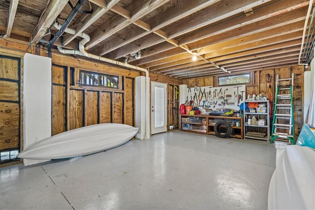 For Sale: $1,815,000 (3 beds, 2 baths, 1715 Square Feet)