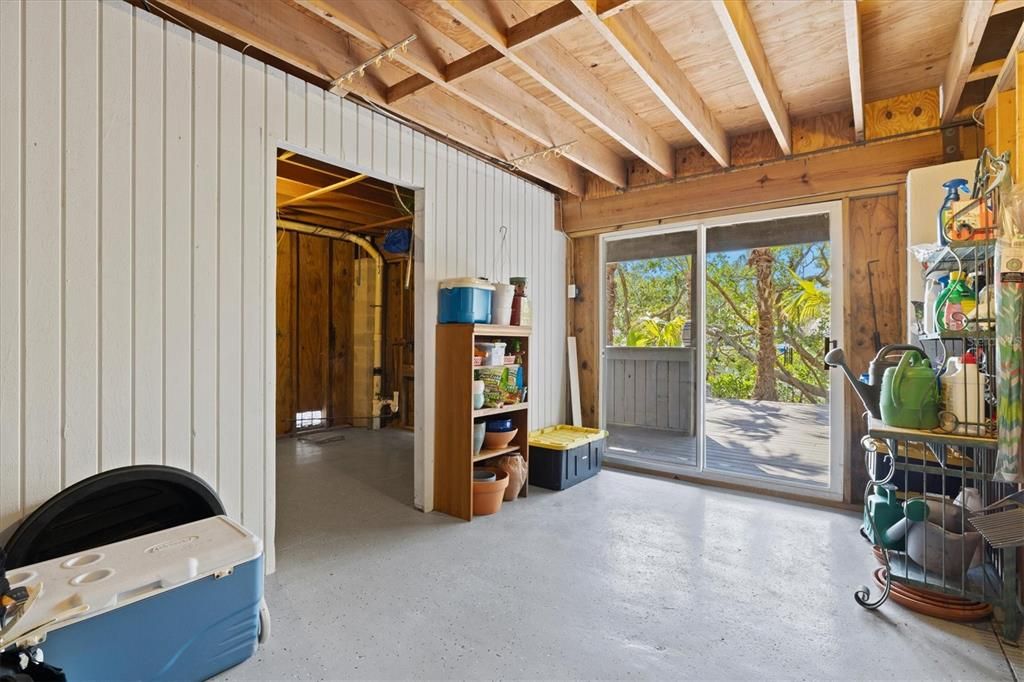 For Sale: $1,815,000 (3 beds, 2 baths, 1715 Square Feet)