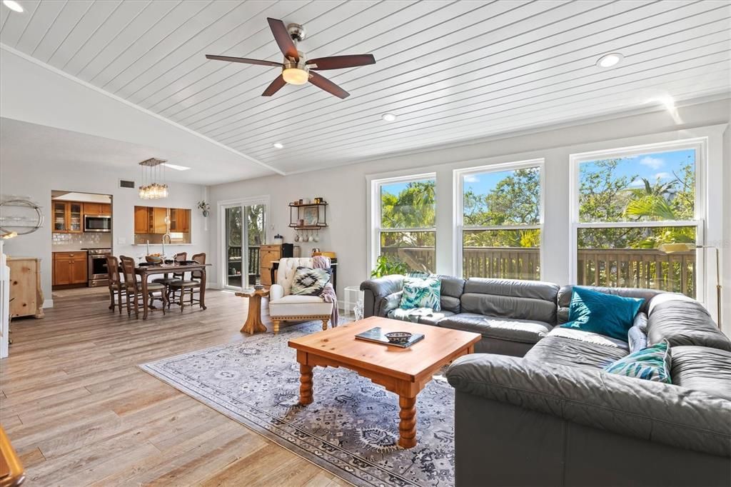 For Sale: $1,815,000 (3 beds, 2 baths, 1715 Square Feet)