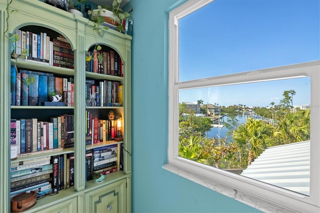 For Sale: $1,815,000 (3 beds, 2 baths, 1715 Square Feet)