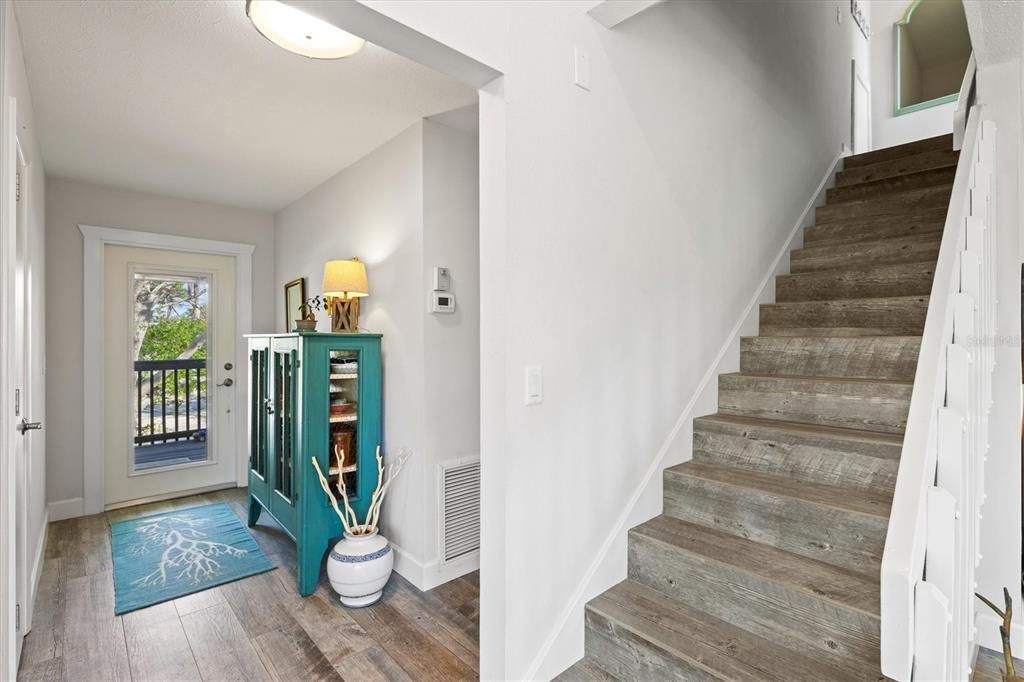 For Sale: $1,815,000 (3 beds, 2 baths, 1715 Square Feet)