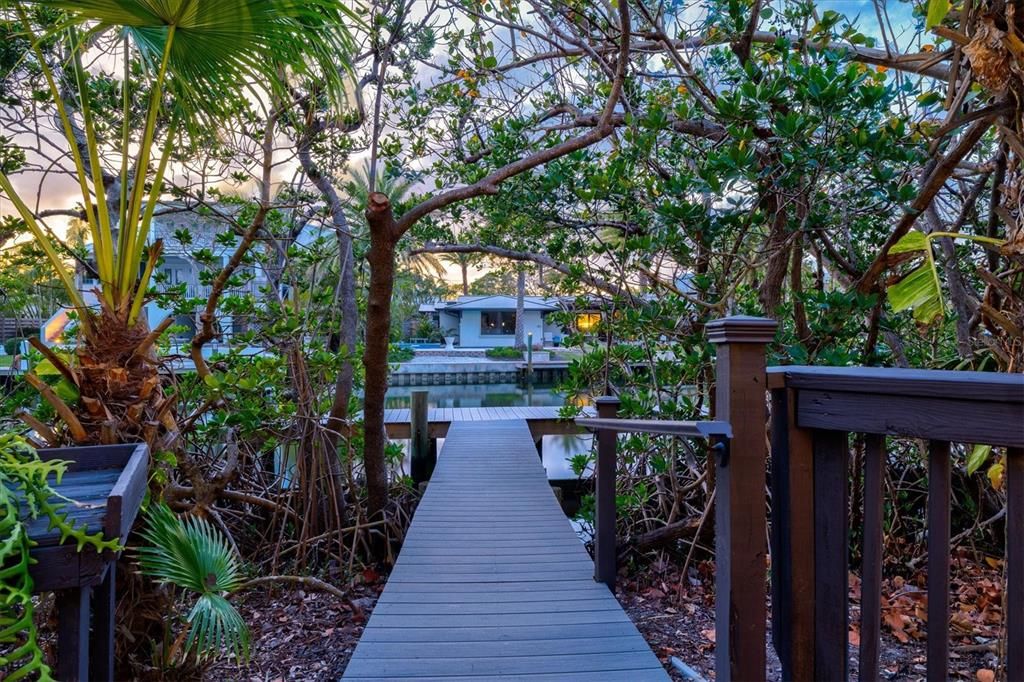 For Sale: $1,815,000 (3 beds, 2 baths, 1715 Square Feet)