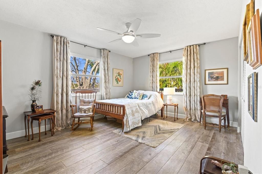 For Sale: $1,815,000 (3 beds, 2 baths, 1715 Square Feet)