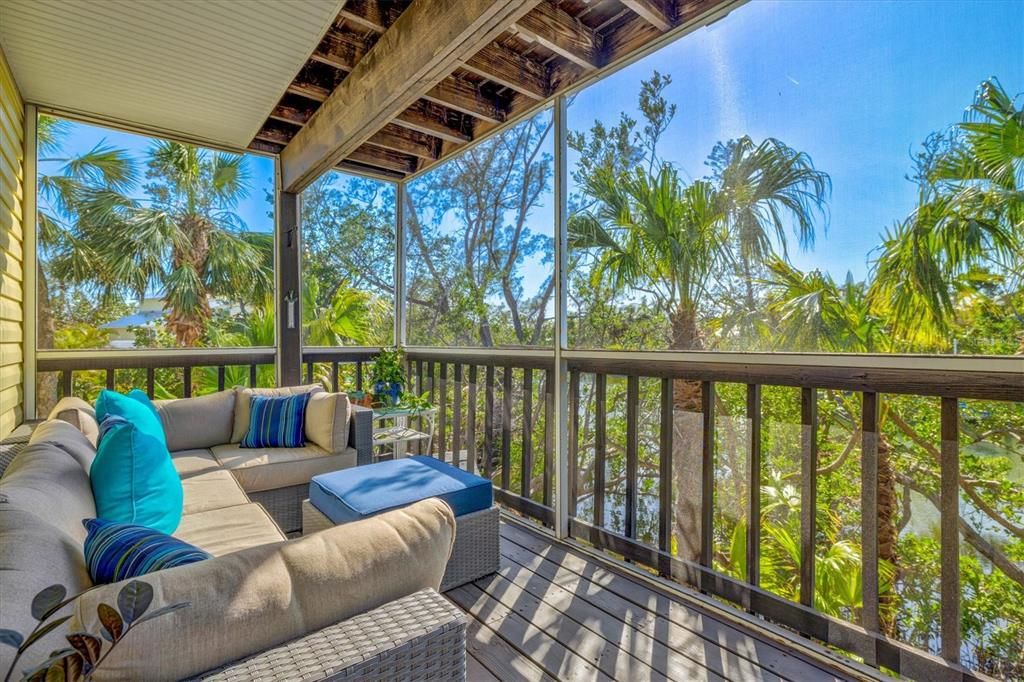 For Sale: $1,815,000 (3 beds, 2 baths, 1715 Square Feet)