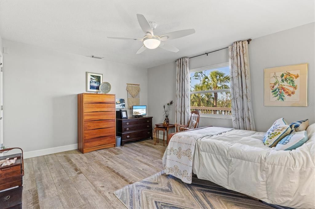 For Sale: $1,815,000 (3 beds, 2 baths, 1715 Square Feet)