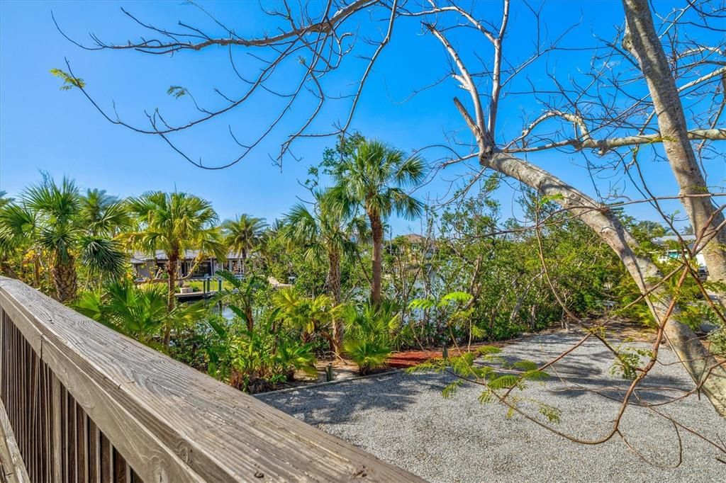 For Sale: $1,815,000 (3 beds, 2 baths, 1715 Square Feet)