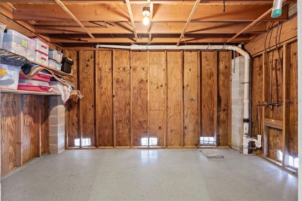 For Sale: $1,815,000 (3 beds, 2 baths, 1715 Square Feet)