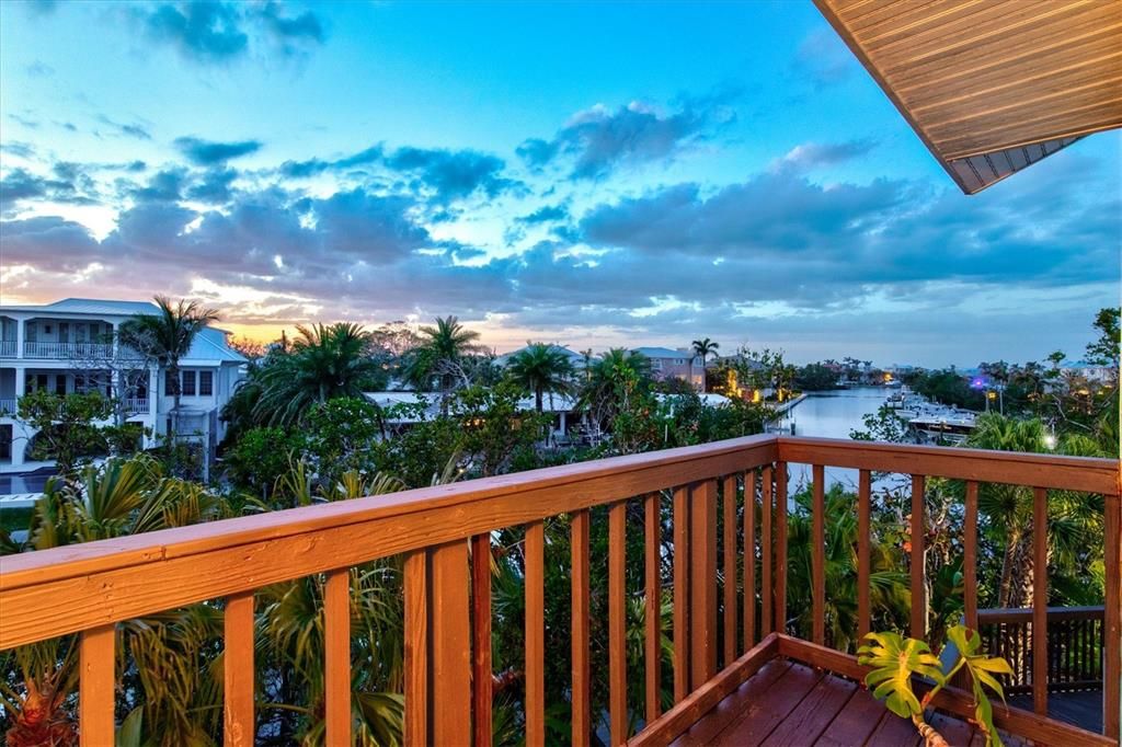 For Sale: $1,815,000 (3 beds, 2 baths, 1715 Square Feet)