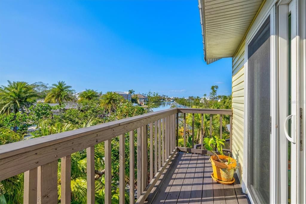 For Sale: $1,815,000 (3 beds, 2 baths, 1715 Square Feet)