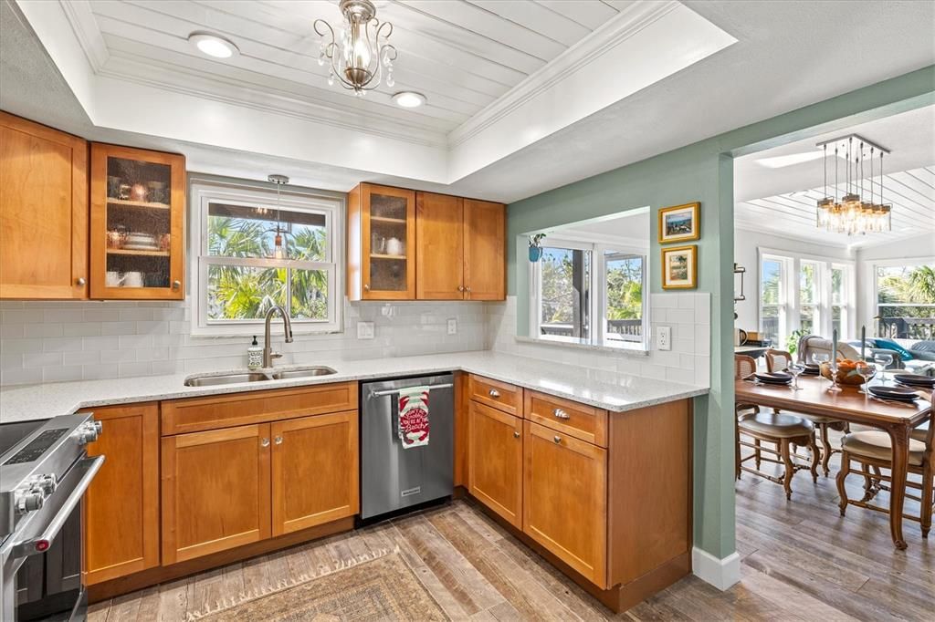 For Sale: $1,815,000 (3 beds, 2 baths, 1715 Square Feet)