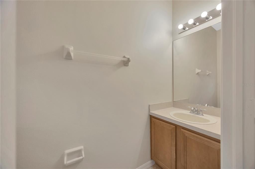 Active With Contract: $265,000 (3 beds, 2 baths, 1470 Square Feet)