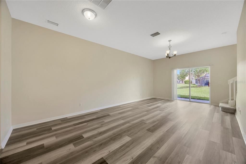 Active With Contract: $265,000 (3 beds, 2 baths, 1470 Square Feet)