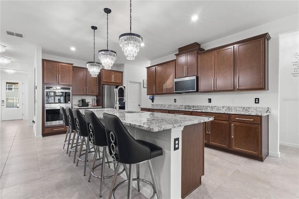 For Sale: $600,000 (4 beds, 3 baths, 3334 Square Feet)