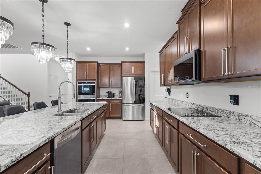 For Sale: $600,000 (4 beds, 3 baths, 3334 Square Feet)