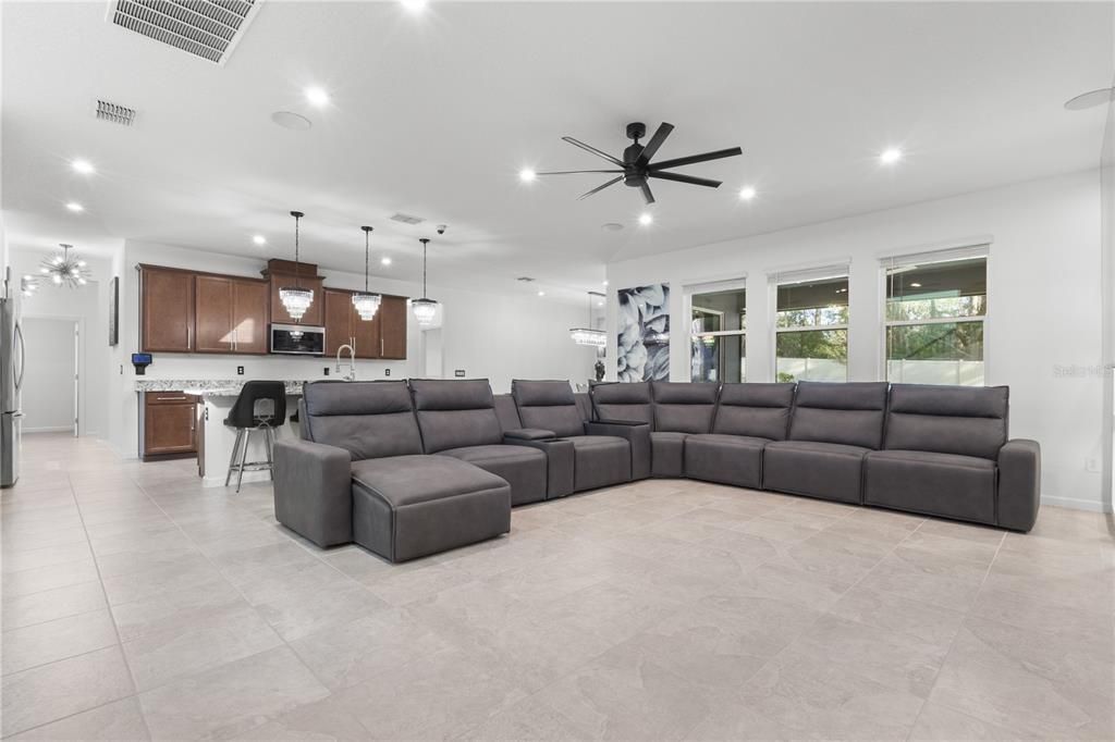 For Sale: $600,000 (4 beds, 3 baths, 3334 Square Feet)