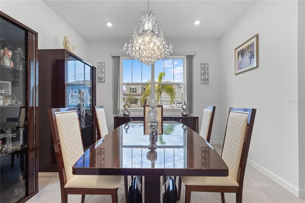 For Sale: $600,000 (4 beds, 3 baths, 3334 Square Feet)