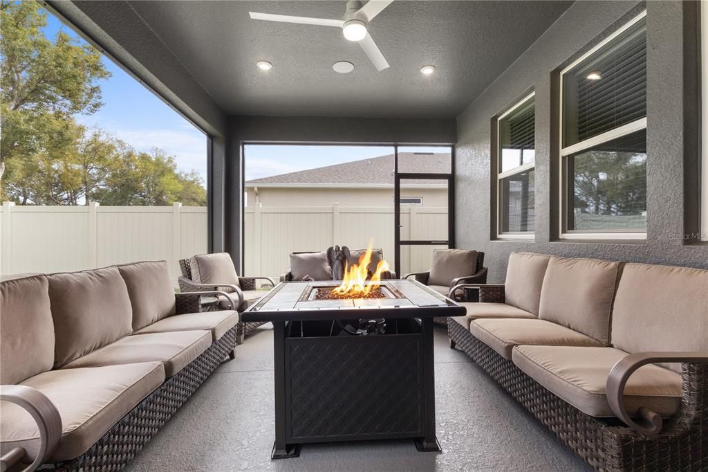 For Sale: $600,000 (4 beds, 3 baths, 3334 Square Feet)