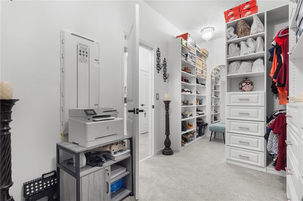 For Sale: $600,000 (4 beds, 3 baths, 3334 Square Feet)