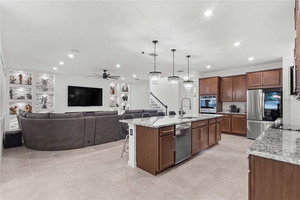 For Sale: $600,000 (4 beds, 3 baths, 3334 Square Feet)