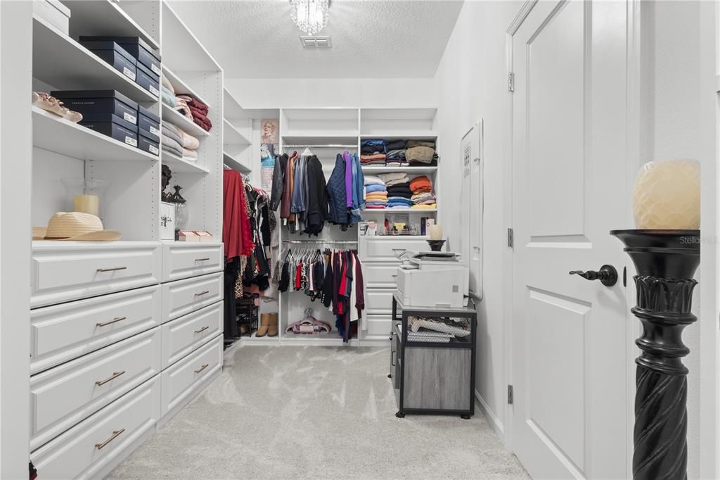 For Sale: $600,000 (4 beds, 3 baths, 3334 Square Feet)