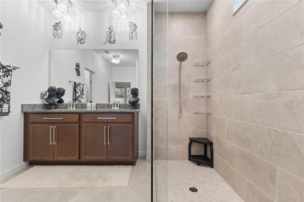 For Sale: $600,000 (4 beds, 3 baths, 3334 Square Feet)